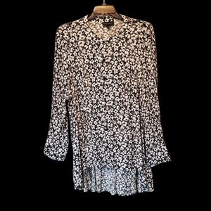 🍀Lane Bryant Black and White High Low Floral Blouse Size 24